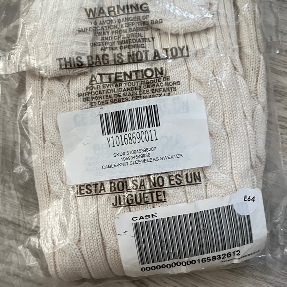 Cable-Knit Sleeveless Sweater S - Picture 11 of 13